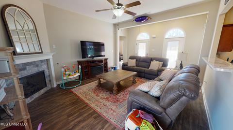 180 S Laughter Rd, Hernando, MS 38632 photo 5