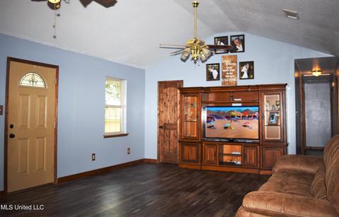 154 Don Barton Rd, Lucedale, MS 39452 photo 2