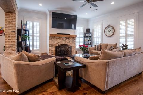 810 Arabella St, Taylor, MS 38673 photo 7
