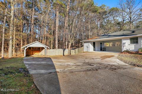 211 Redbud Trl, Brandon, MS 39047 photo 3