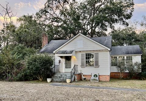 5106 Beardslee St, Moss Point, MS 39563 photo 1