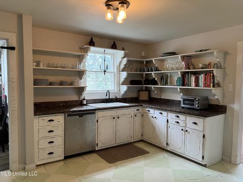 5106 Beardslee St, Moss Point, MS 39563 photo 9