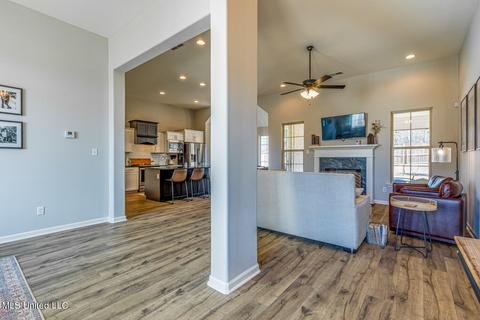 1758 Aston Ln, Nesbit, MS 38651 photo 3