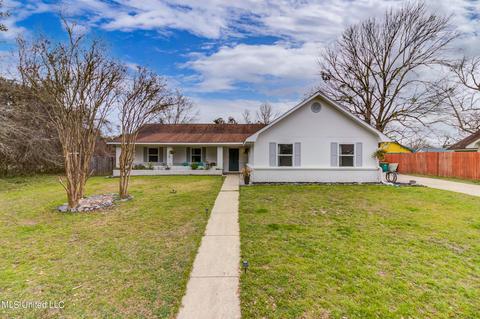 4 Regency Dr, Long Beach, MS 39560 photo 2