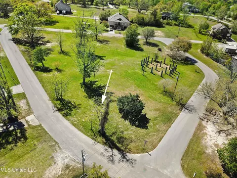 10058 E Shorecrest Rd, Biloxi, MS 39532 photo 7