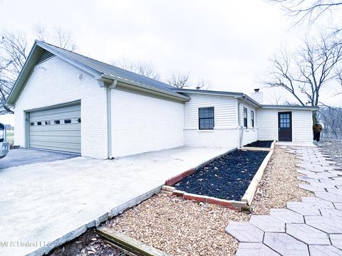 7595 Stateline Rd, Olive Branch, MS 38654 photo 2