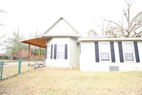 568 S South Pine St, Lucedale, MS 39452 photo 3