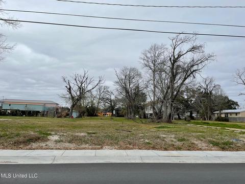 177 Maple St, Biloxi, MS 39530