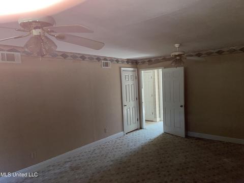 38 Oak Ln, Collins, MS 39428 photo 6