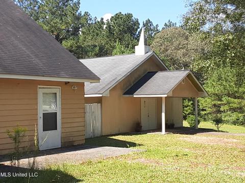 38 Oak Ln, Collins, MS 39428 photo 2