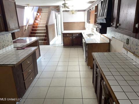 38 Oak Ln, Collins, MS 39428 photo 8