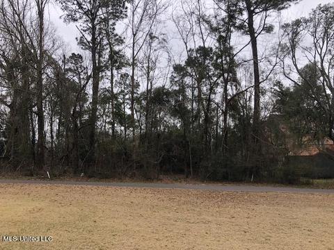 5583 E Diamondhead Dr, Diamondhead, MS 39525 photo 3