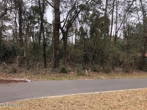 5583 E Diamondhead Dr, Diamondhead, MS 39525 photo 2