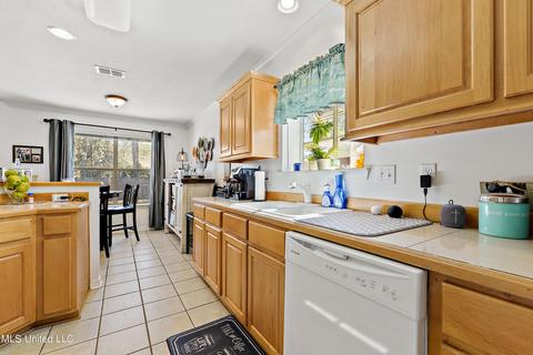 456 Pinecrest Cir, Long Beach, MS 39560 photo 10