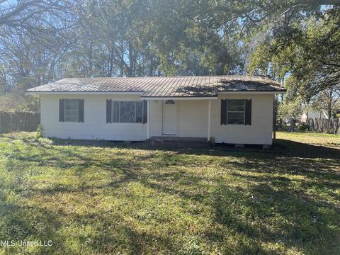3117 Smith Dr, Gautier, MS 39553 photo 1