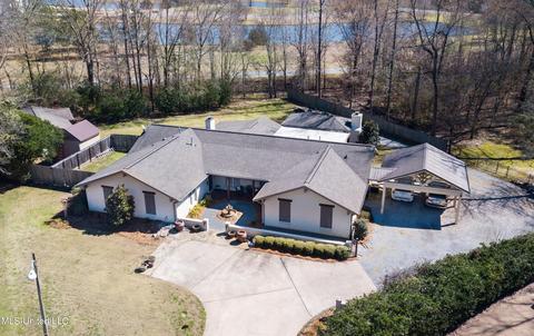 4205 Canterbury Ct, Jackson, MS 39211 photo 1