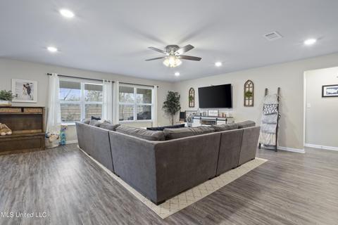 110 Rosie Dr, Long Beach, MS 39560 photo 5