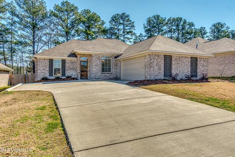 979 Filmore Dr, Brandon, MS 39042 photo 1