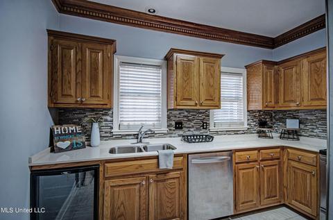 2 Village Green Cir, Jackson, MS 39211 photo 9