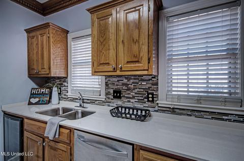2 Village Green Cir, Jackson, MS 39211 photo 11