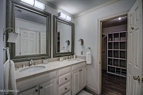 2 Village Green Cir, Jackson, MS 39211 photo 15