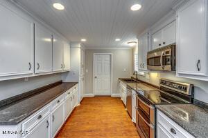106 City Limits Rd, Brandon, MS 39042 photo 8