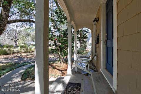 4220 Oakridge Dr, Jackson, MS 39216 photo 3