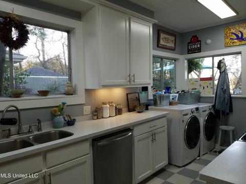 1610 Myrtle St, Jackson, MS 39202 photo 8