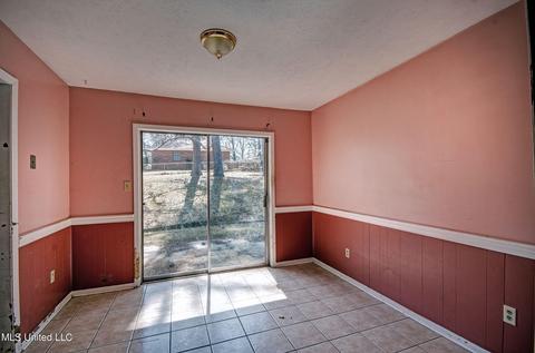 203 Holly Hill Dr, Jackson, MS 39212 photo 3