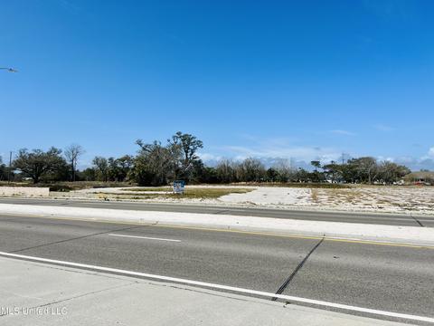 110 W Beach Blvd, Long Beach, MS 39560 photo 2