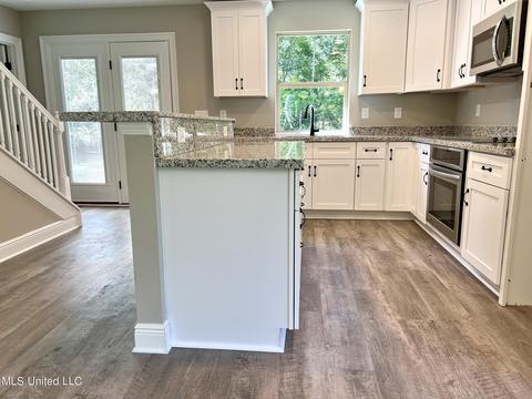945 Makiki Dr, Diamondhead, MS 39525 photo 3