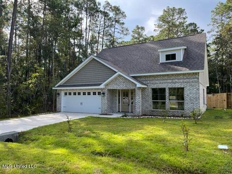 945 Makiki Dr, Diamondhead, MS 39525 photo 1