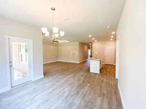 5708 Overland Dr, Biloxi, MS 39532 photo 4