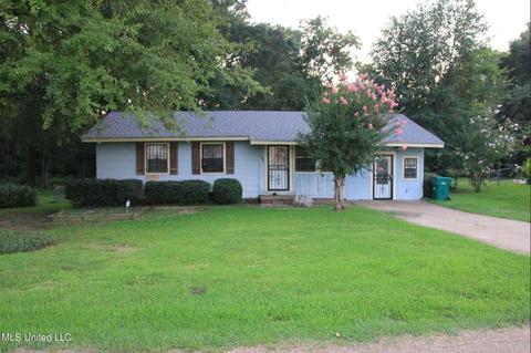 311 Parker St, Canton, MS 39046 photo 2