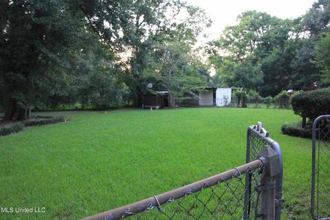 311 Parker St, Canton, MS 39046 photo 4