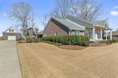136 The Cedars, Lucedale, MS 39452 photo 2