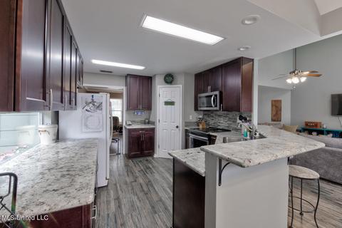 5427 E Diamondhead Dr, Diamondhead, MS 39525 photo 8