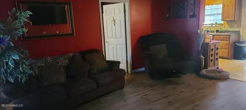 4301 Colleen St, Moss Point, MS 39563 photo 2