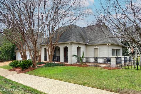 934 Pinehurst Pl, Jackson, MS 39202 photo 1