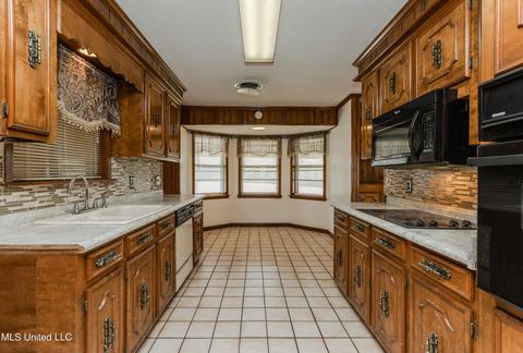 35 Nelson Cir, Jackson, MS 39212 photo 8