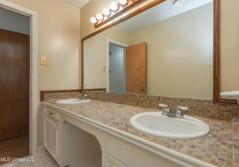 35 Nelson Cir, Jackson, MS 39212 photo 16