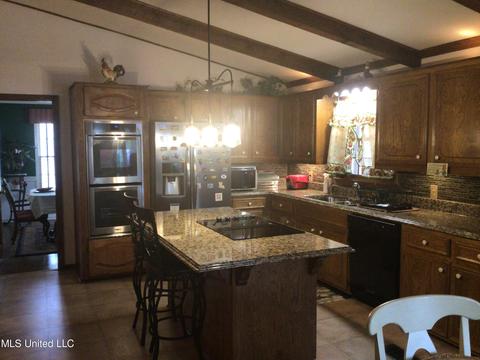 416 Springwood Cir, Terry, MS 39170 photo 9