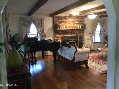 416 Springwood Cir, Terry, MS 39170 photo 6