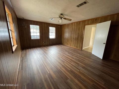 519 Weems Dr, Canton, MS 39046 photo 4