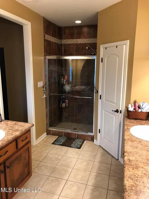 5444 Poplar Corner Rd, Walls, MS 38680 photo 4