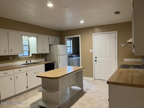 320 Elmer Ave, Wiggins, MS 39577 photo 11