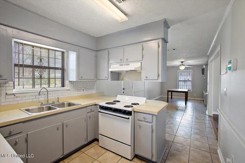 328 Myer Ave, Jackson, MS 39209 photo 11