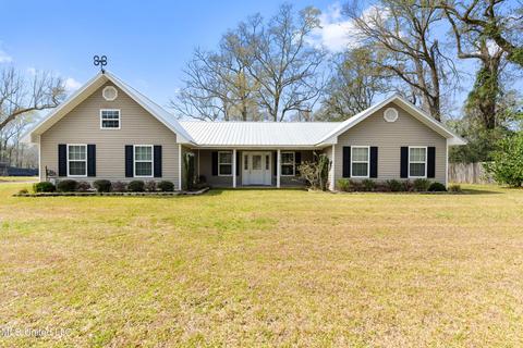 17425 Della Roper Rd, Moss Point, MS 39562 photo 1