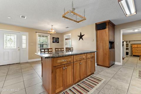 17425 Della Roper Rd, Moss Point, MS 39562 photo 6
