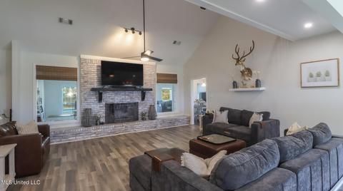 1579 E Second St, Pass Christian, MS 39571 photo 5